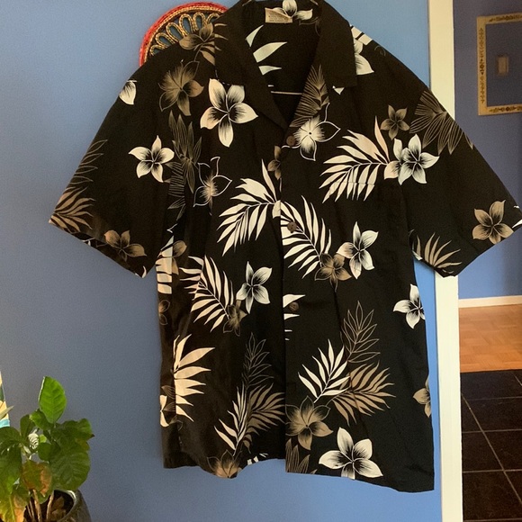 Hawaiian Shirt - Picture 2 of 6